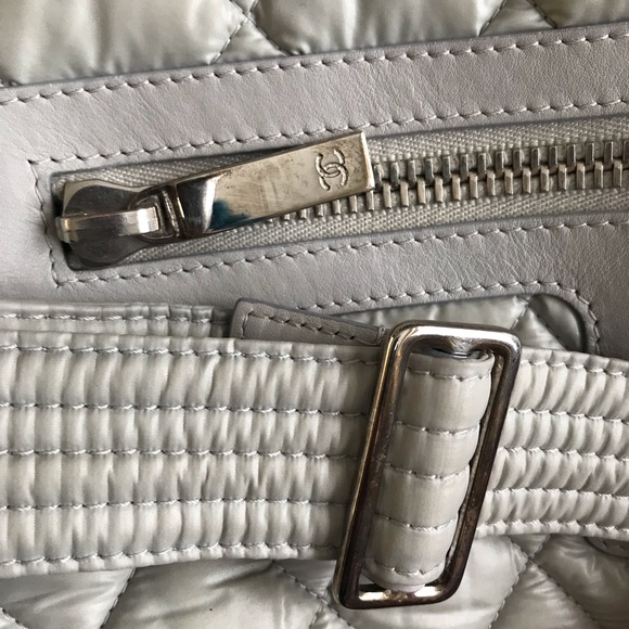 TRADED RARE🦄LARGE Chanel flap crossbody - Picture 3 of 8